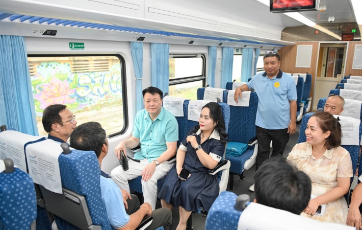 Khai trương đoàn tàu chất lượng cao tuyến Hà Nội - Đồng Hới